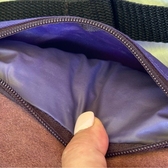 Vintage Purple Northwest Territory Fanny Pack with Suede Lining and 3 Pockets - Picture 9 of 11